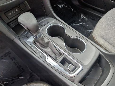 Used 2024 Chevrolet Equinox LT image 11