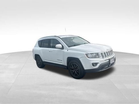 Used 2016 Jeep Compass High Altitude AWD/4WD image 12