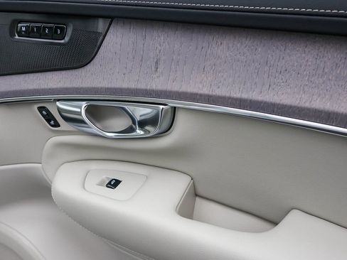 New 2026 Volvo XC90 T8 Ultra w/ Protection Package Premier image 19