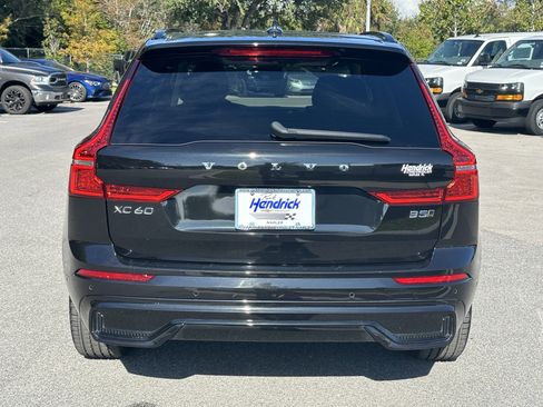 Used 2025 Volvo XC60 B5 Plus image 9