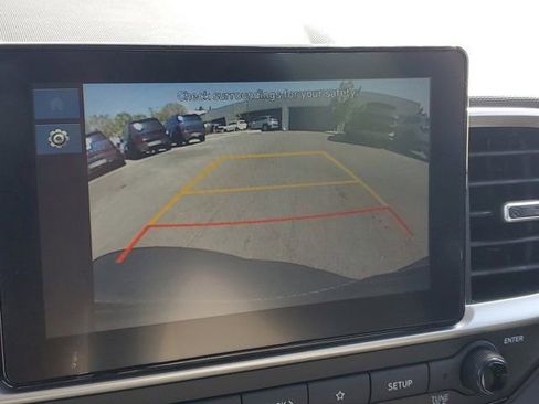 Certified 2025 Hyundai Venue SEL image 26