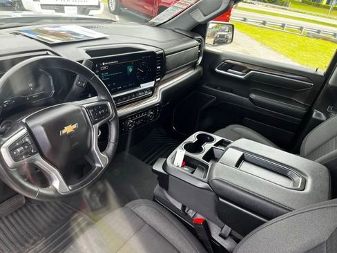 Used 2025 Chevrolet Silverado 1500 LT image 5