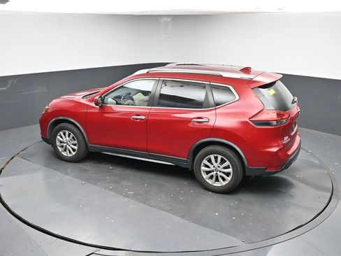 Used 2017 Nissan Rogue SV image 19
