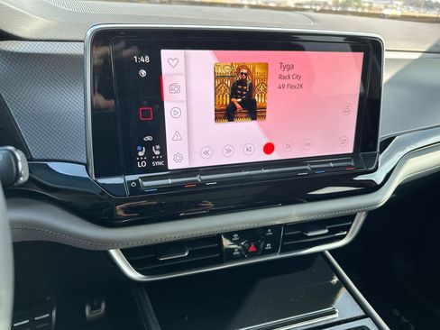 Used 2024 Volkswagen Atlas Peak Edition SE image 16