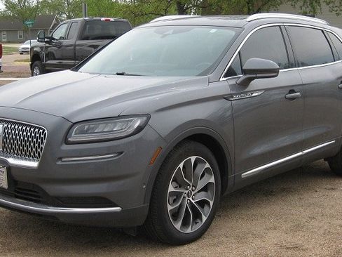 Used 2022 Lincoln Nautilus Reserve image 8