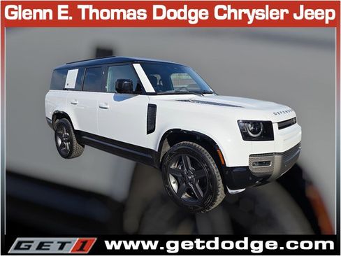 Used 2024 Land Rover Defender 130 X-Dynamic SE image 1