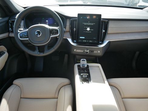 New 2026 Volvo XC90 T8 Ultra w/ Protection Package AWD/4WD image 7