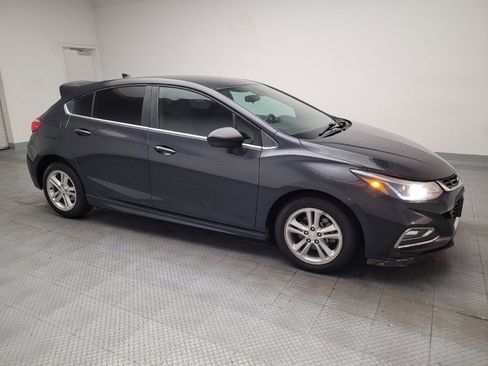 Used 2018 Chevrolet Cruze LT w/ Convenience Package FWD image 11