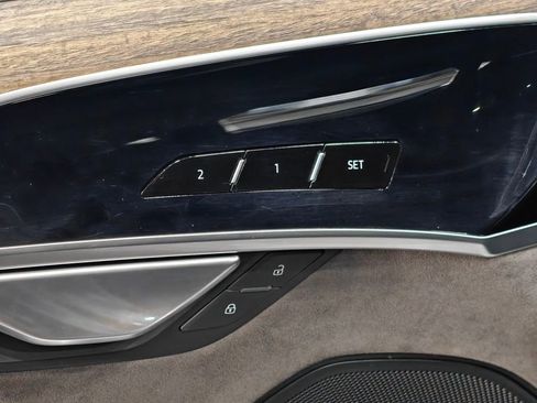 Used 2021 Audi A8 L 3.0T w/ Executive Plus Package image 76