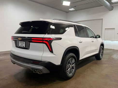 Used 2026 Chevrolet Traverse LT AWD/4WD image 33