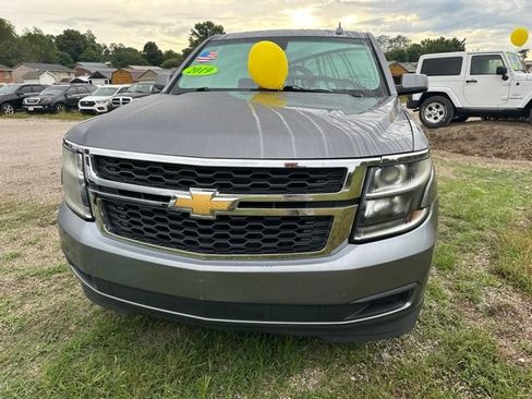 Used 2019 Chevrolet Suburban LT RWD image 2
