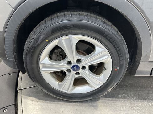 Used 2015 Ford Escape SE image 9