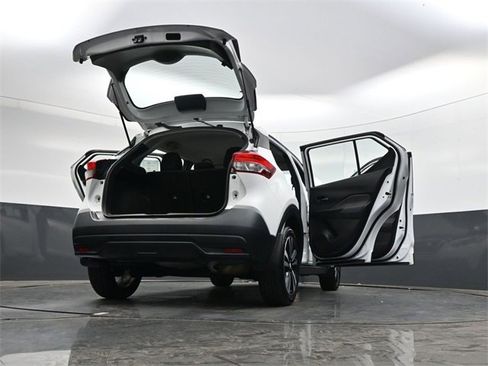 Used 2019 Nissan Kicks SV image 38