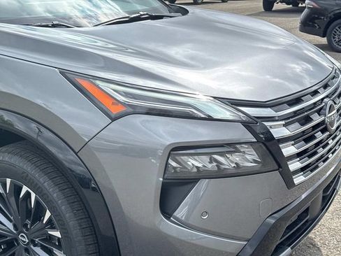 New 2026 Nissan Rogue Platinum image 10