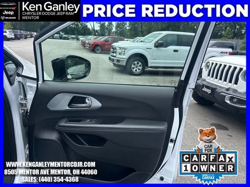Used 2025 Chrysler Pacifica Limited FWD image 26