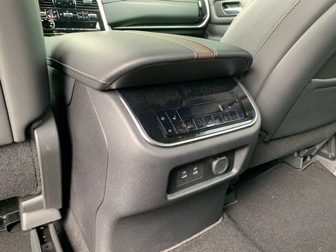 Used 2026 Nissan Armada Platinum RWD image 32