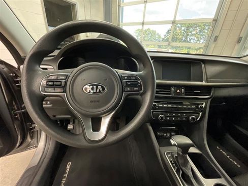 Used 2018 Kia Optima LX image 14