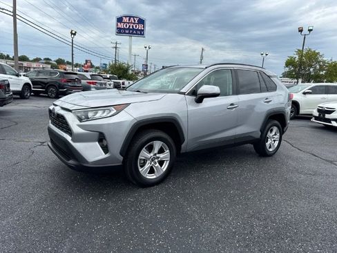 Used 2020 Toyota RAV4 XLE FWD image 1