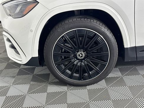 Certified 2025 Mercedes-Benz GLA 250 image 12