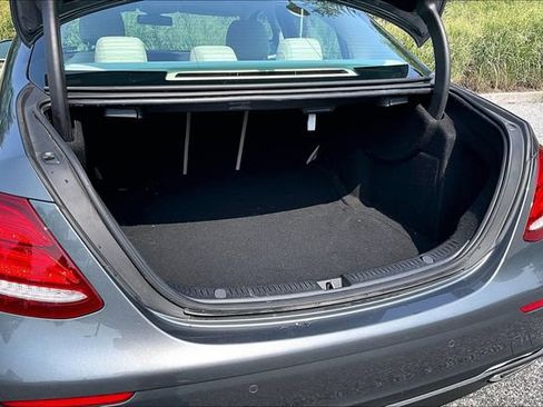 Certified 2018 Mercedes-Benz E 300 4MATIC image 18