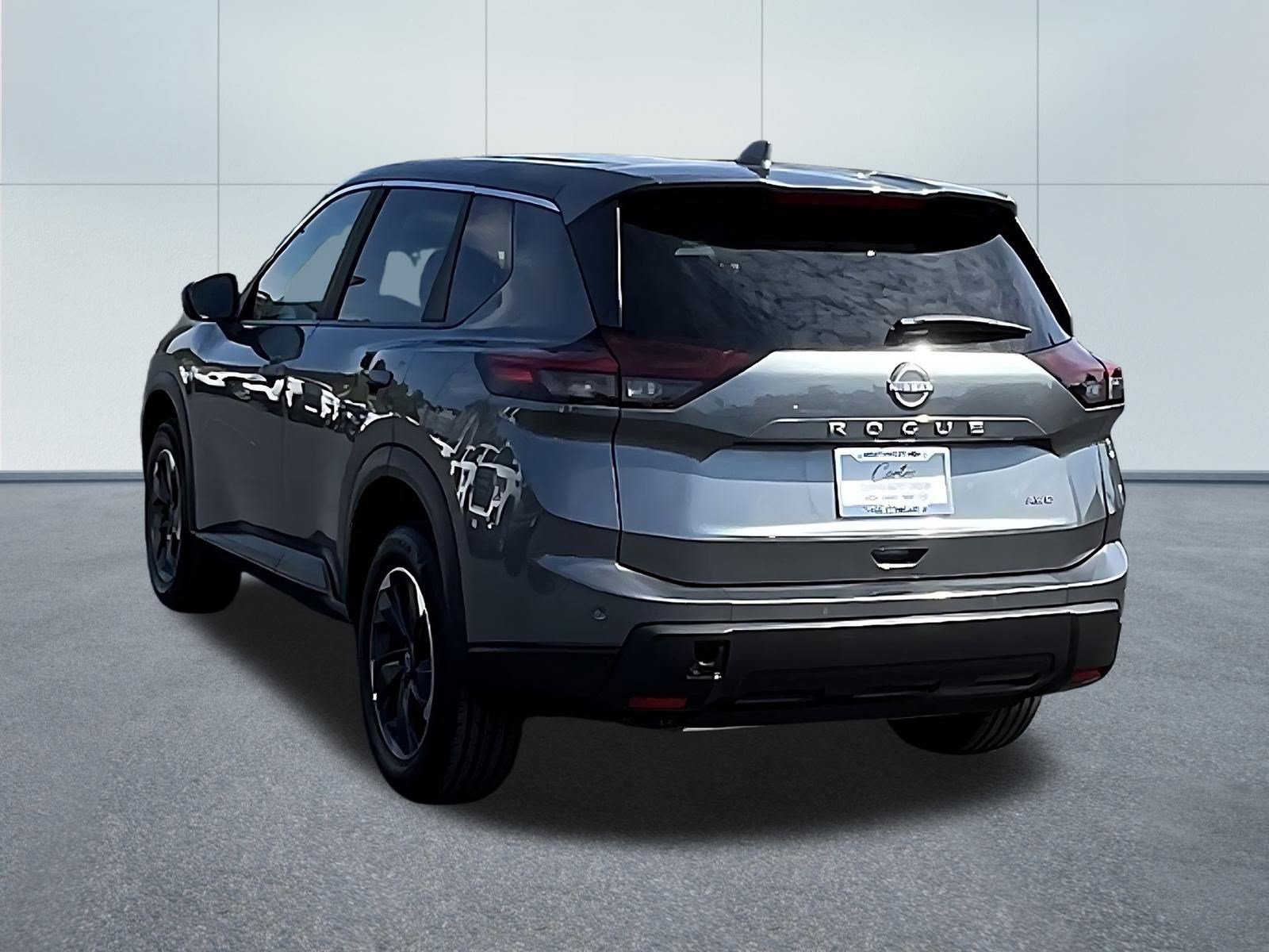Used 2025 Nissan Rogue SV AWD/4WD image 4