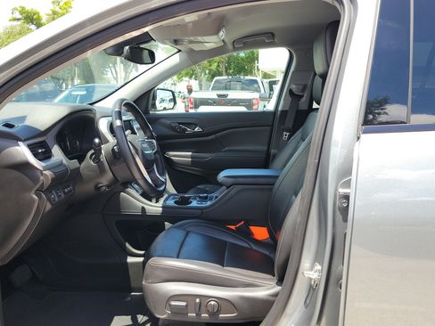 Used 2023 GMC Acadia SLT w/ Elevation Edition FWD image 21