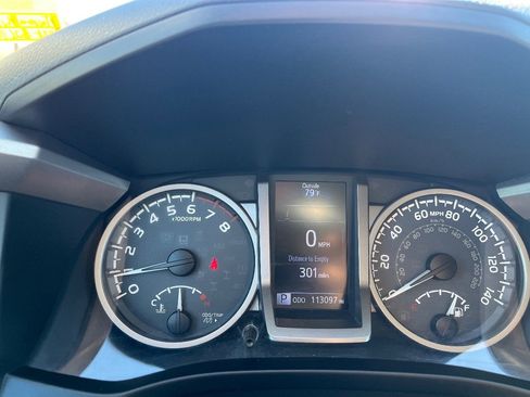 Used 2016 Toyota Tacoma SR5 w/ SR5 Appearance Package (SN) image 20