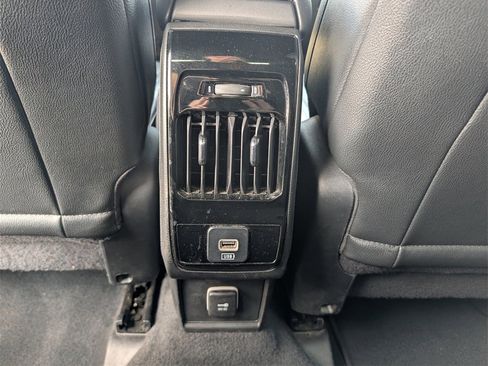 Used 2024 Jeep Compass Latitude image 25