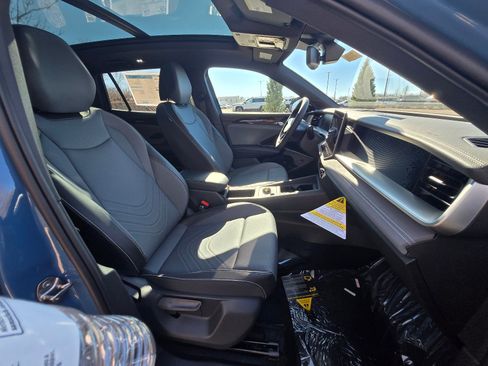 New 2026 Volkswagen Tiguan SE R-Line image 10