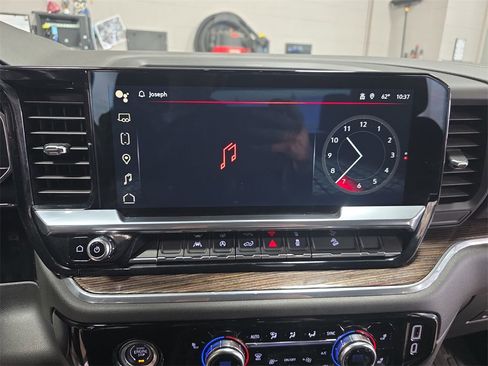 Used 2024 GMC Sierra 1500 Elevation image 21