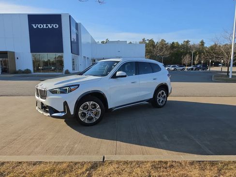 Used 2025 BMW X1 xDrive28i image 2
