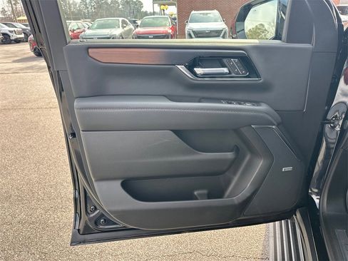 New 2026 GMC Yukon XL Denali w/ Sun & Power Step Package image 11