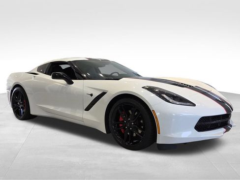 Used 2019 Chevrolet Corvette Stingray Coupe w/ Carbon Flash Badge Package RWD image 4