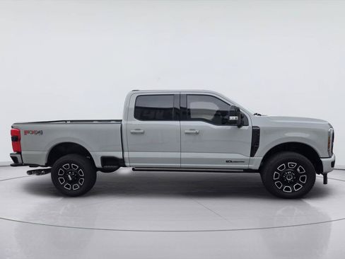 Used 2025 Ford F250 Platinum AWD/4WD image 4