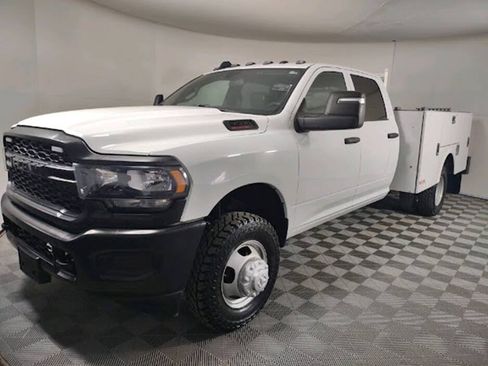 Used 2024 RAM 3500 Tradesman AWD/4WD image 3