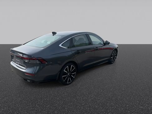 Used 2023 Honda Accord Touring image 9