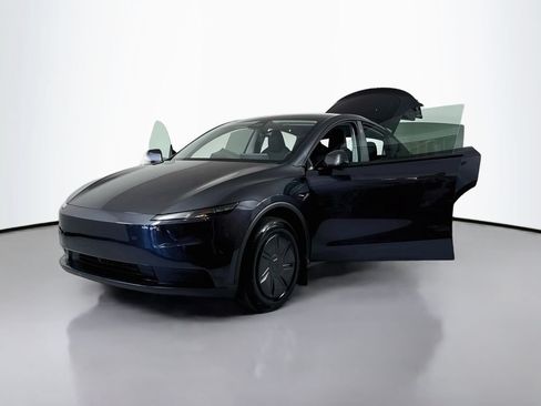 Used 2026 Tesla Model Y 2WD image 26