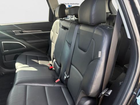 Used 2023 Kia Telluride LX AWD/4WD image 17