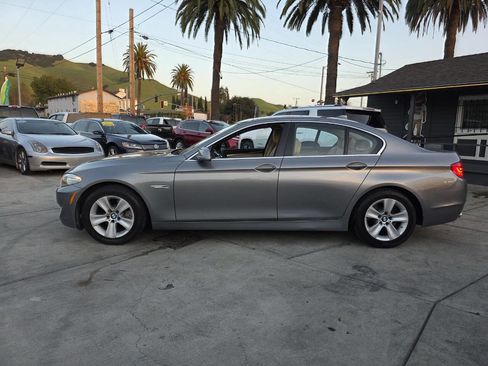 Used 2011 BMW 528i Sedan image 6