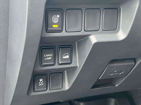 Used 2022 Nissan Frontier SV w/ Technology Package image 21