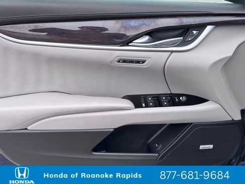 Used 2017 Cadillac XTS Luxury w/ Driver Awareness Package image 22