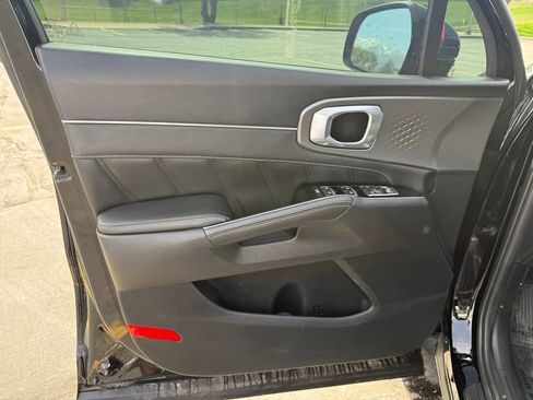 Used 2022 Kia Sorento SX image 9