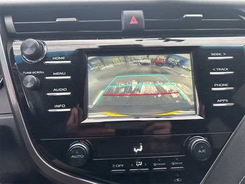 Used 2018 Toyota Camry SE image 13