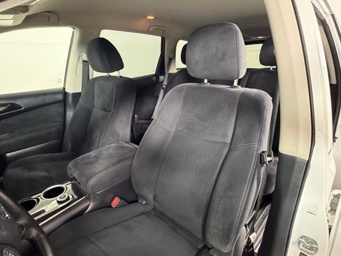 Used 2014 Nissan Pathfinder SV AWD/4WD image 10