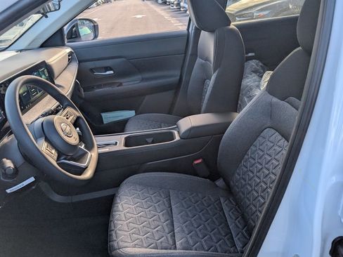 New 2026 Nissan Kicks SV w/ SV Premium Package FWD image 10