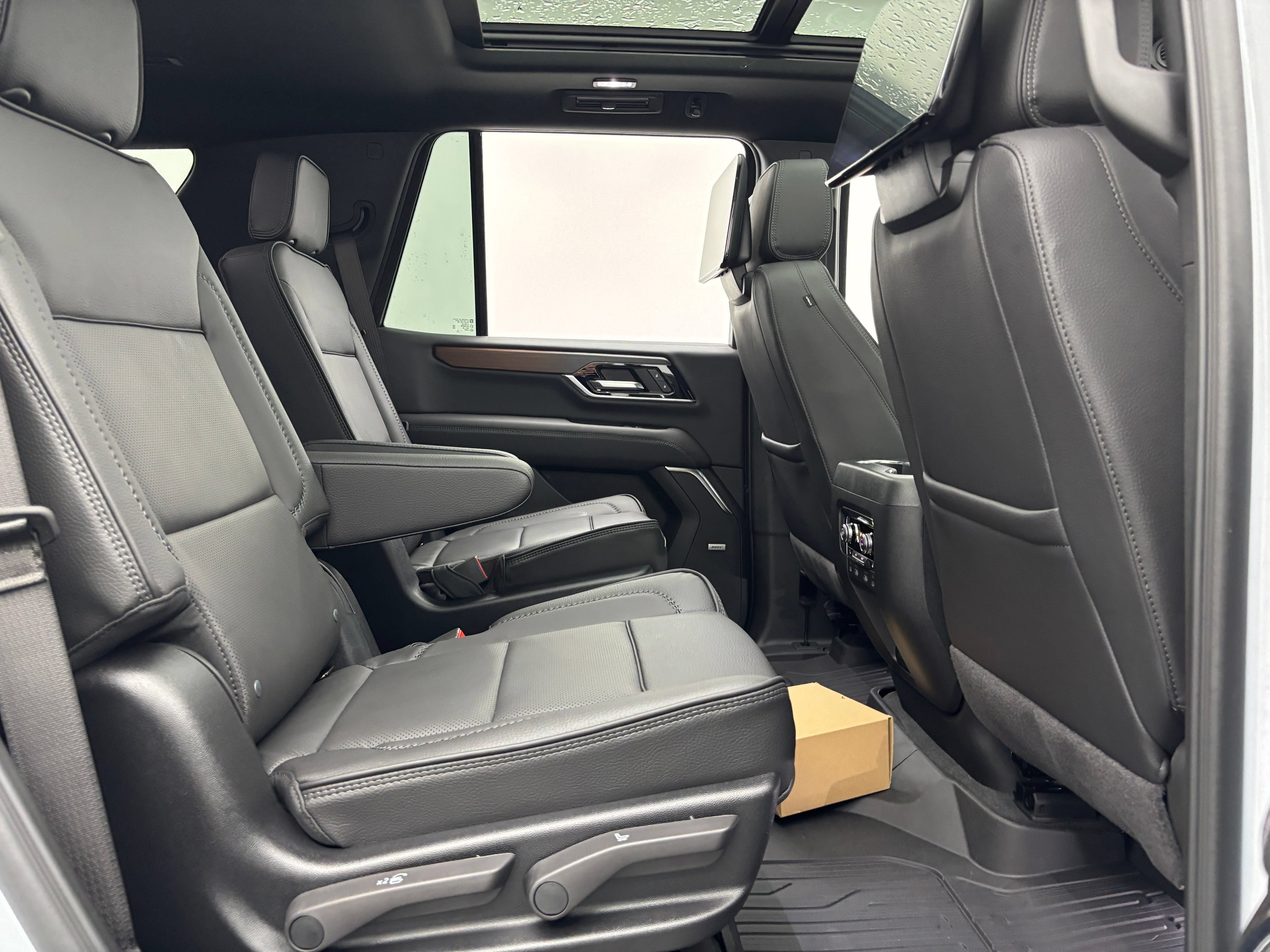 New 2026 GMC Yukon Denali w/ Advanced Technology Package AWD/4WD image 43