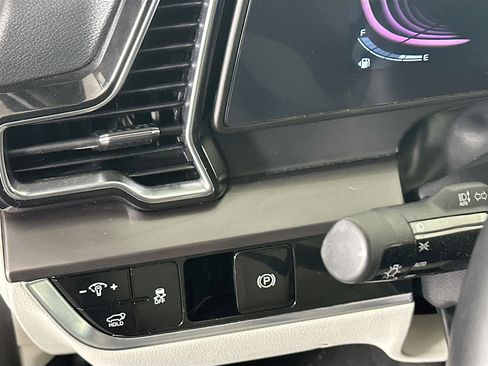 Used 2025 Kia Sportage EX w/ Premium Package image 17