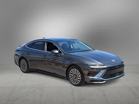 New 2025 Hyundai Sonata Limited image 2