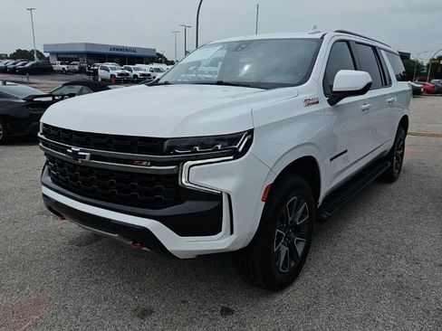 Used 2022 Chevrolet Suburban Z71 AWD/4WD image 3