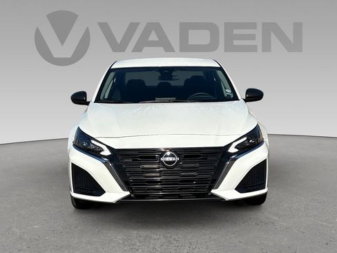 Used 2025 Nissan Altima 2.5 SV image 23